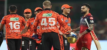 Cummins chooses to bat first in Hyderabad with top two spot at stake