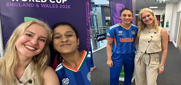 Virat Kohli Linked Liz Laz Meets Indian Women’s Team At T20 WC