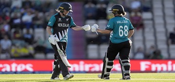 Unchanged New Zealand opt to bat against Sri Lanka in WC clash