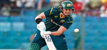 AUS bowlers seal T20I series after Renshaw’s 89* performance