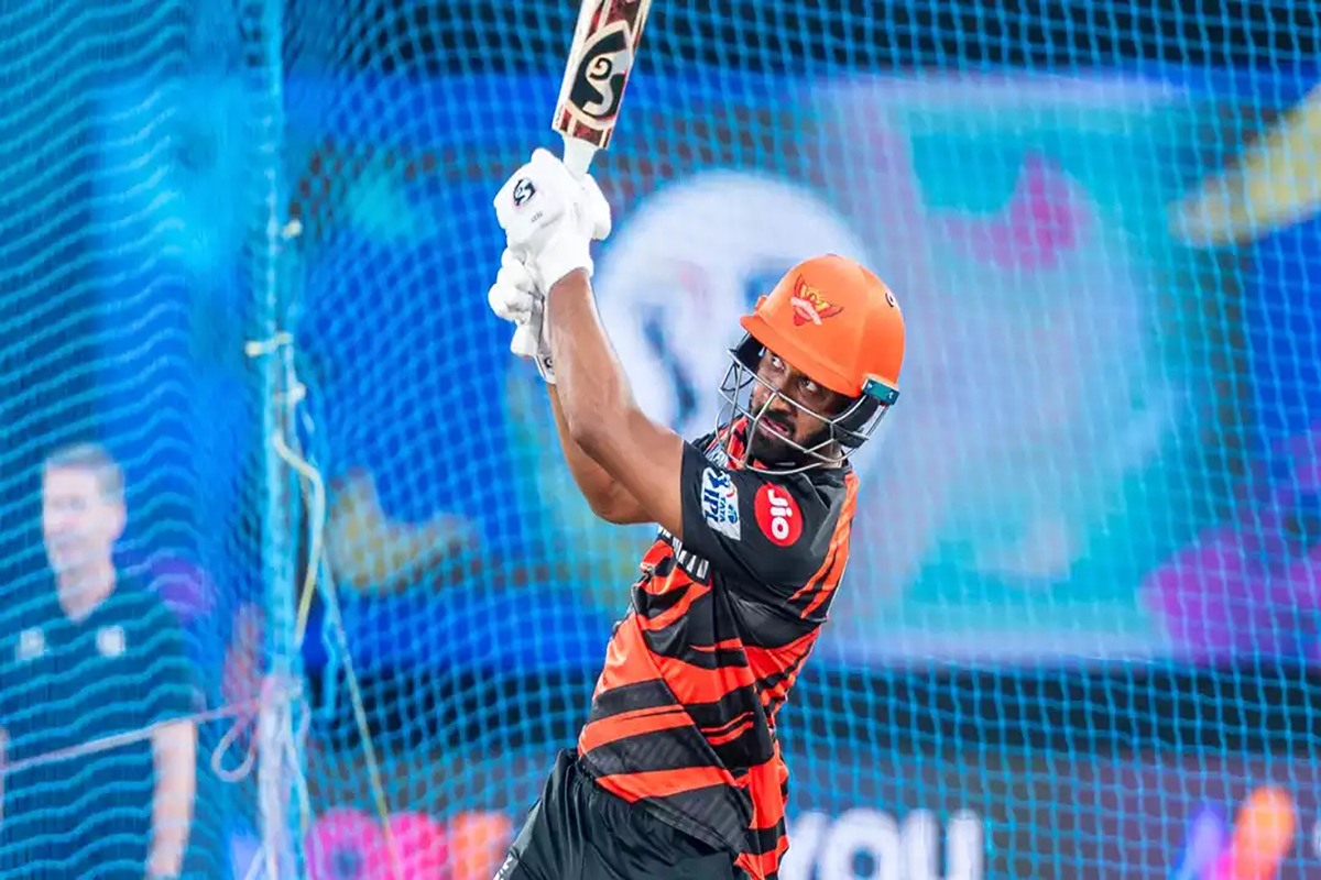 Smaran Rescues RoI After J&K Bowlers Leave Them Reeling